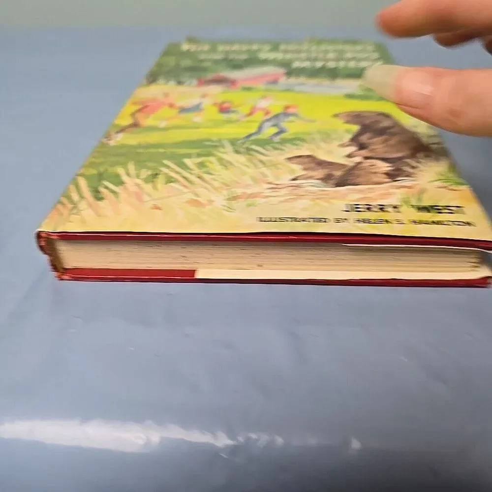 VINTAGE The Happy Hollisters and the The Whistle-Pig Mystery Book‎ Jerry West